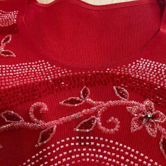 Red Embellished heavily beaded sweater - Picture 2 of 7